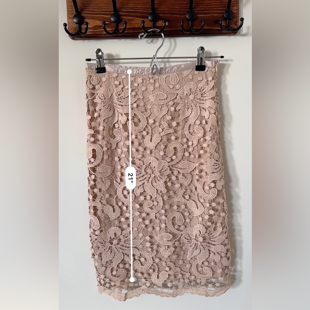 🆕WOT Never Worn Lulus Elegant Beige Crochet Floral Lace Pencil Skirt - Picture 7 of 8